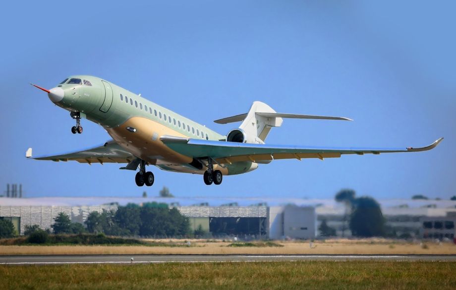 Successful maiden flight of the all-new Dassault Falcon 10X